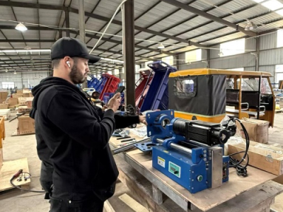 Máquina de perfuração e soldadura de linha
