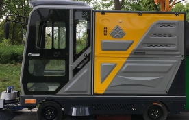 Varredora de rua pequena