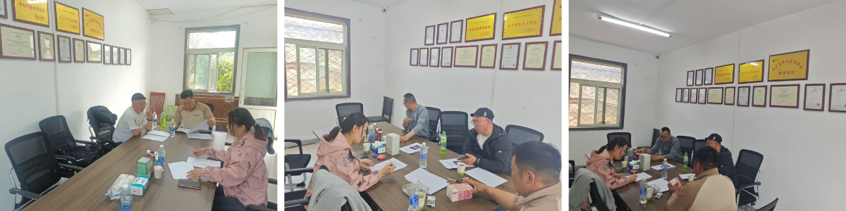 Cliente mongol faz encomenda no local de veículos de quatro rodas e empilhadores elétricos em Kereide