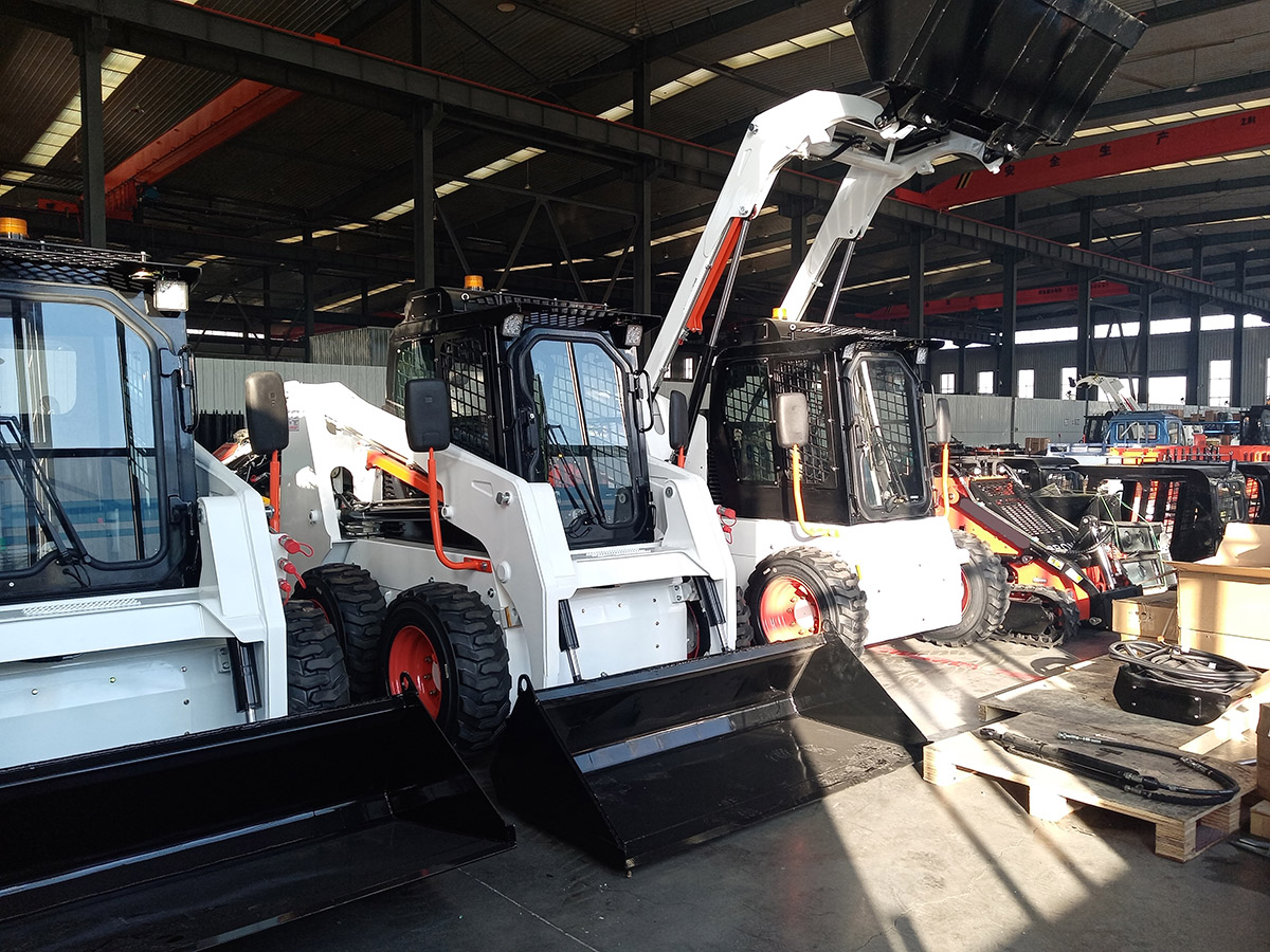 Teste de desempenho no mundo real durante uma visita a um cliente italiano: ultrapassar um poço com 2 metros de profundidade e uma inclinação de 45° com facilidade Teste de desempenho no mundo real durante uma visita a um cliente italiano: ultrapassar um poço com 2 metros de profundidade e uma inclinação de 45° com facilidade